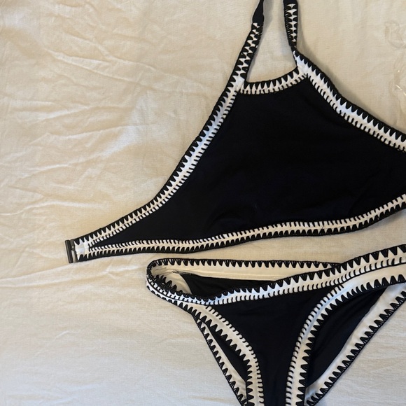 sea folly Other - Elegant Black and White Bikini Set